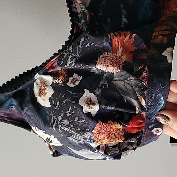 Aqua Blu Swimwear Bikini Top - Picture 2 of 10